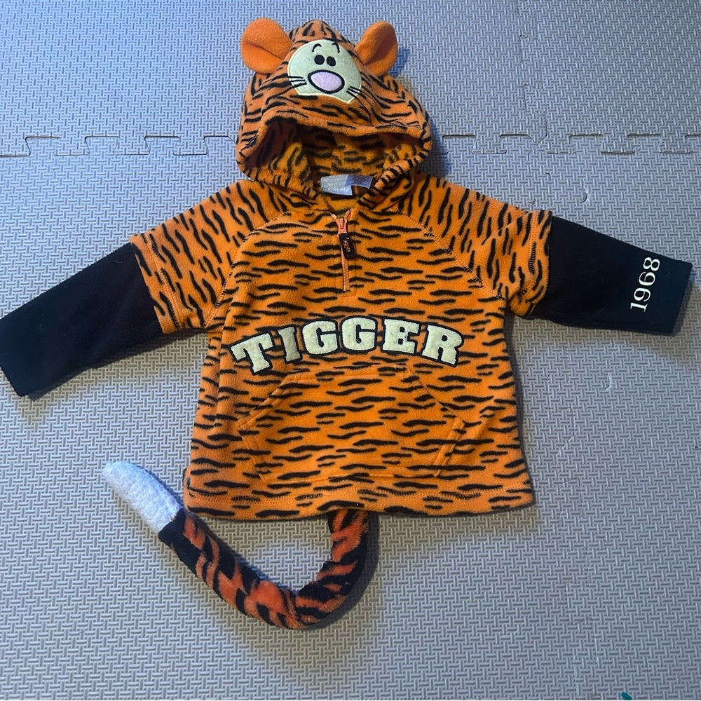Disney TIGGER hoodie. 12 months. Ready for Halloween
